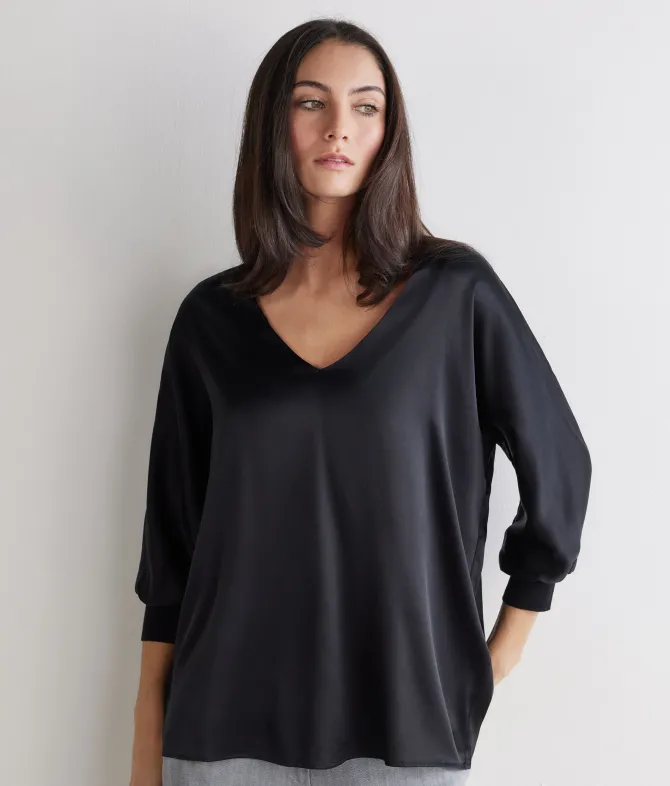 Blusa con scollo a V in seta