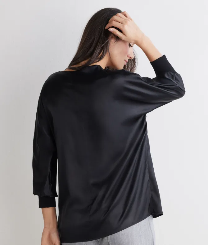 Blusa con scollo a V in seta