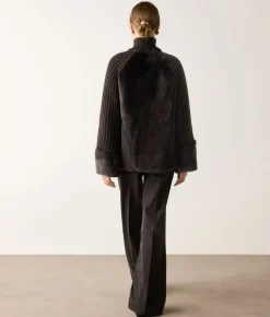 Cappotto in cashmere con inserti in pelliccia