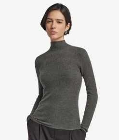 Dolcevita a costina in Cashmere Ultrafine