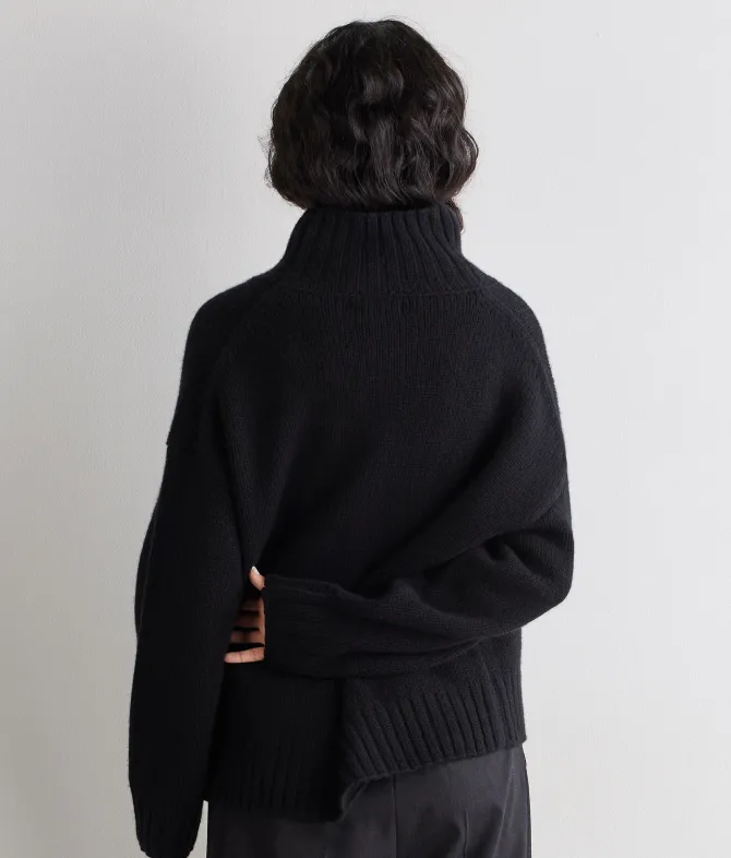 Maglia con collo a cratere in Cashmere Tricot