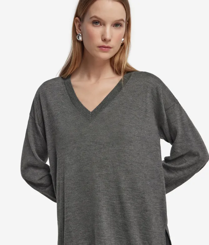 Maglia con scollo a V e spacchi in Cashmere Ultrafine