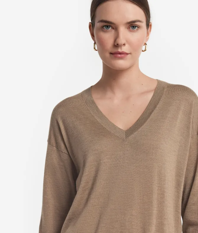 Maglia con scollo a V e spacchi in Cashmere Ultrafine