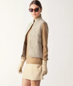 Piumino smanicato reversibile a coste intrecciate in cashmere