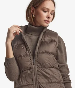 Piumino smanicato reversibile con trecce in cashmere