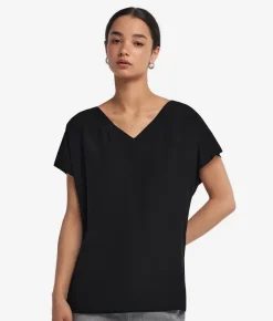 T-Shirt con scollo a V in seta e modal