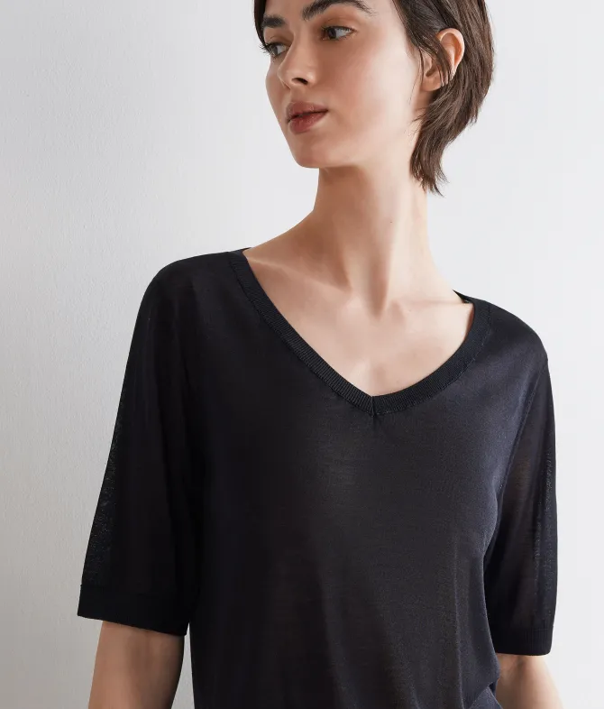 T-shirt scollo a V in seta